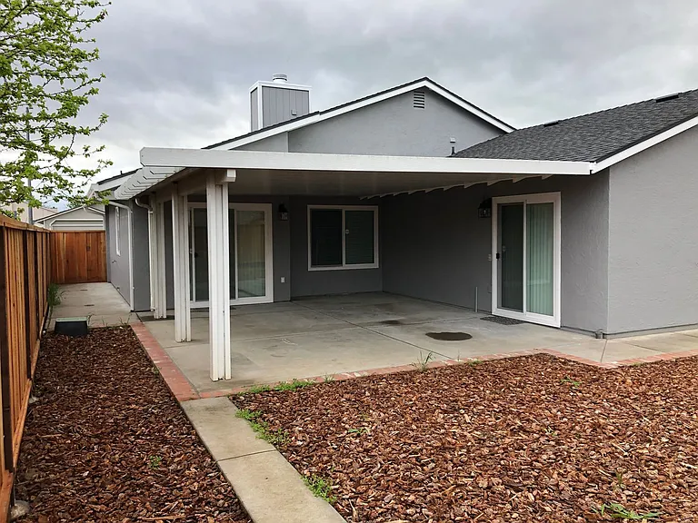 1740 Gateway Dr — Photo 17