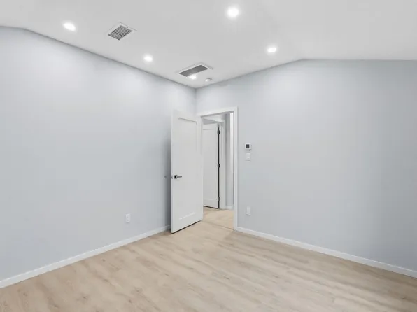 33a Keen Court image 25 of 44