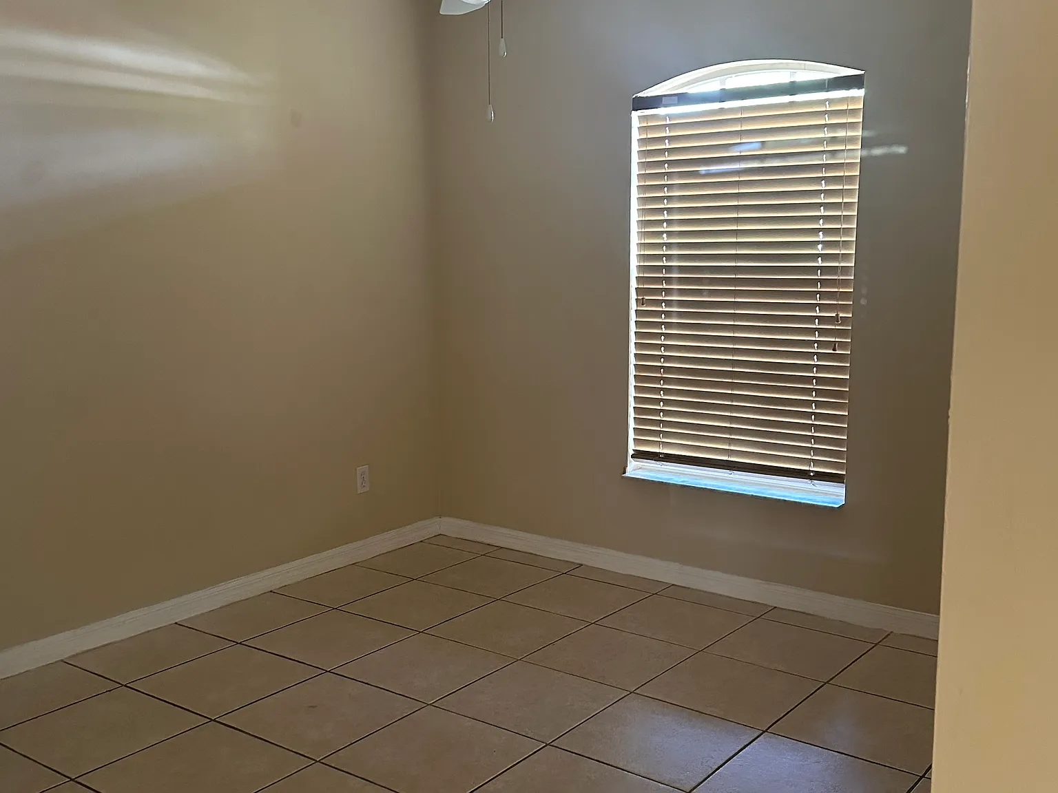 3 bed, 1400 sqft, $1,549 — Photo 4