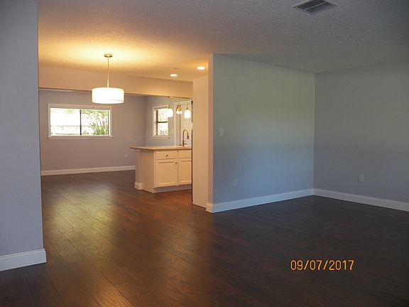 4th image of 16809 Orange Ave