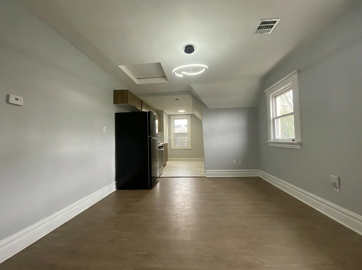 Building Photo - 98 S Grove St #2A