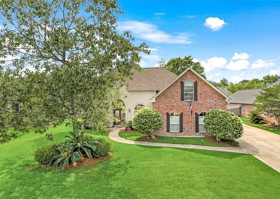 1st image of 880 Sweet Bay Dr