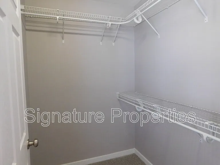 8197 Belton Cir — Photo 31