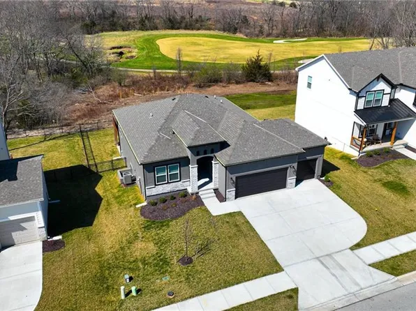 1024 Branchwood Ln, Raymore, MO 64083