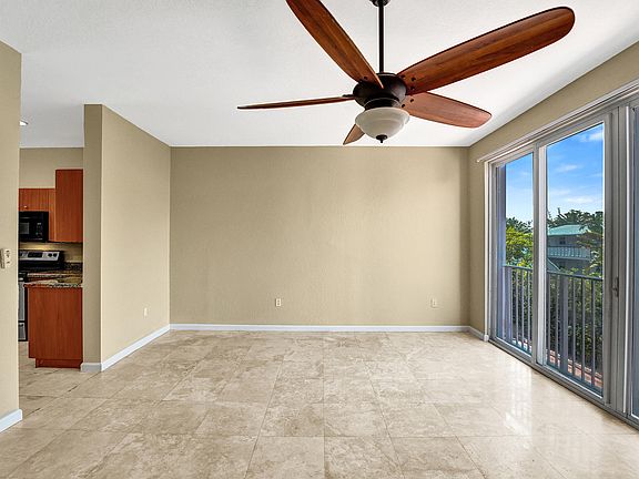 5th image of 2725 NE 8th Avenue #104