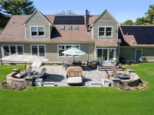 110 Osprey Dr, East Greenwich, RI 02818