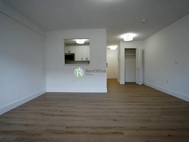 745 E 6th St #3 — Photo 5