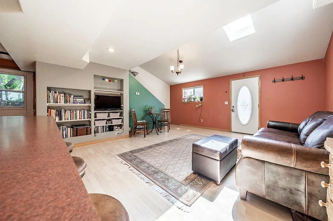 1 bed, 900 sqft, $1,550 — Photo 3
