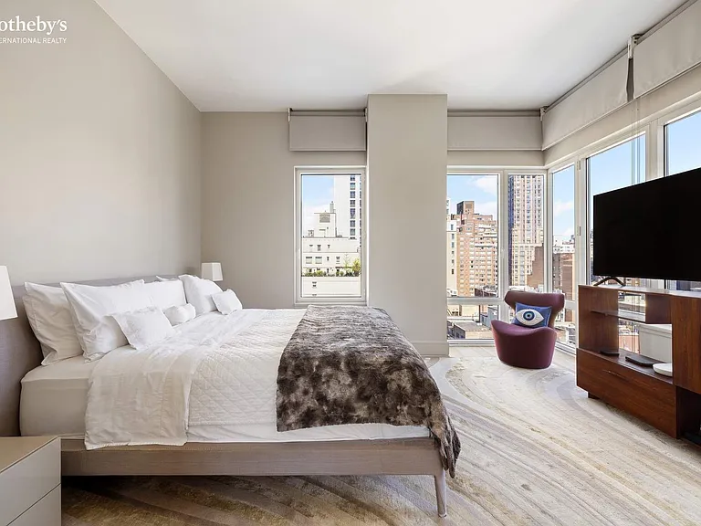 255 E 74th St #10A — Photo 5