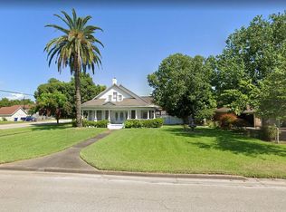 330 10th Ave N, Texas City, TX 77590