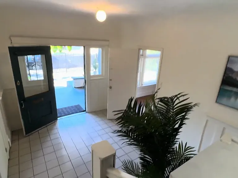 1142 W 37th Pl — Photo 16
