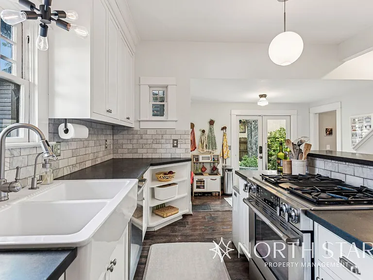 2224 NE 46th Ave — Photo 16
