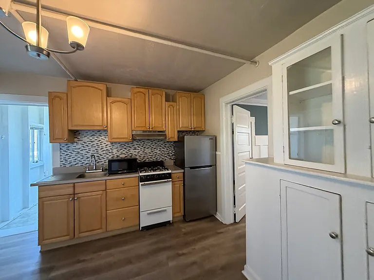 465 Corbett Ave #1 — Photo 5