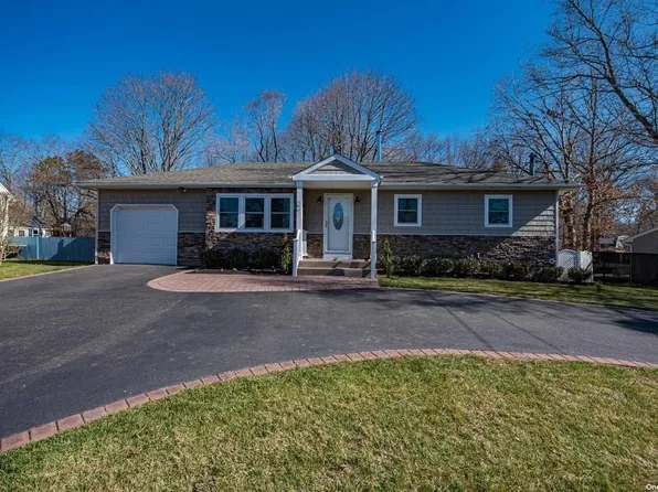 551 Canal Road, Mount Sinai, NY 11766