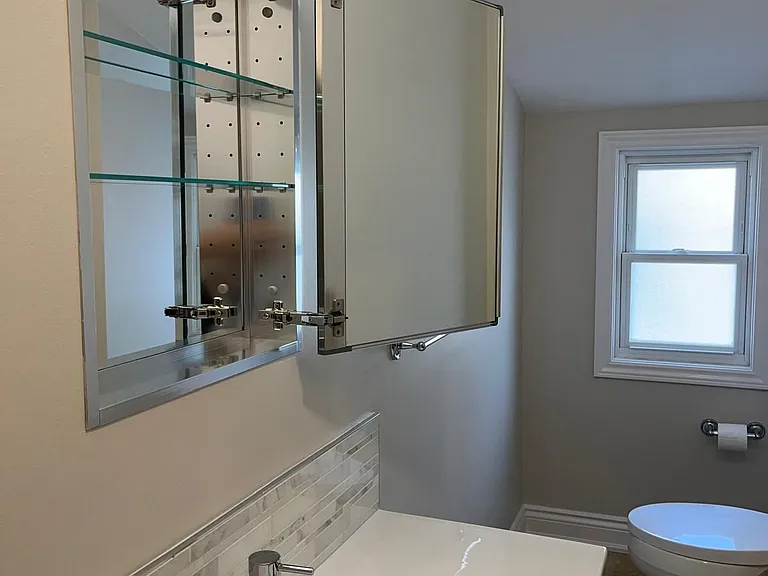 900 Avenue Rd #3 — Photo 21