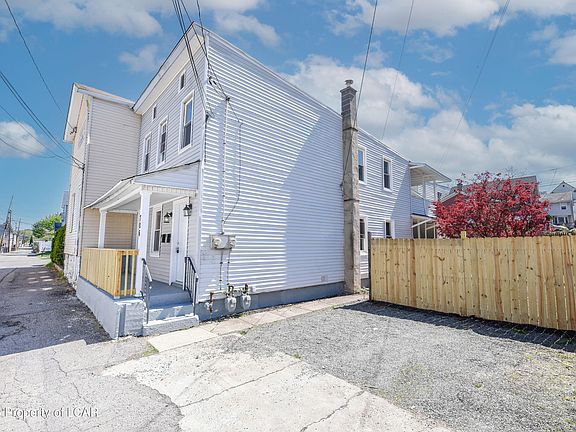 3rd image of 706 Lavelle Ct