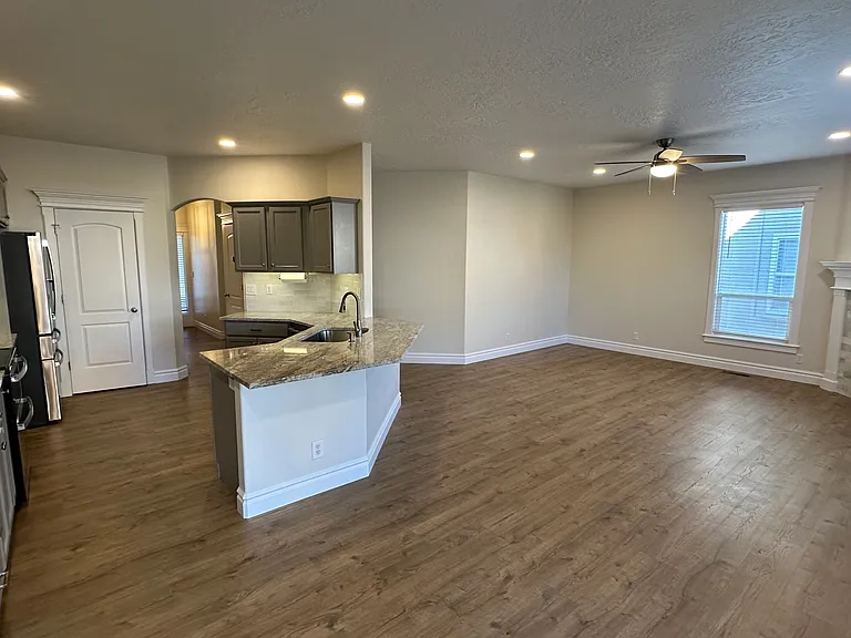 2025 W Marten Creek Dr — Photo 3