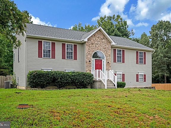 4th image of 3807 Lancaster Ring Rd