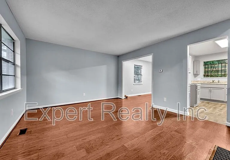 1256 15th St SW — Photo 7