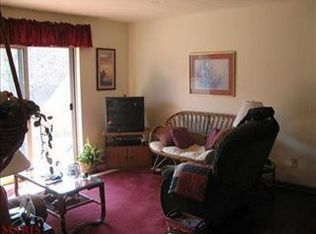10316 Forest Brook Ln APT B, Saint Louis, MO 63146