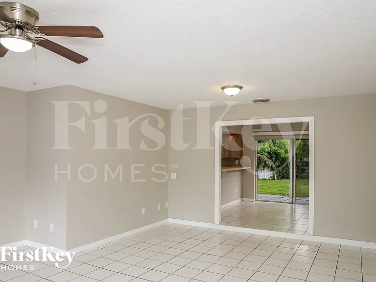 20323 SW 124th Ave — Photo 3