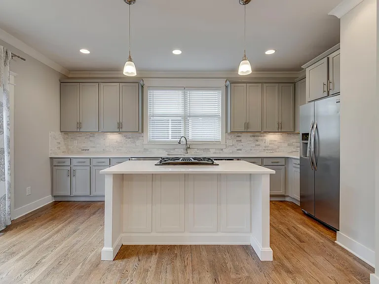 1514 Kirkwood Ave — Photo 4