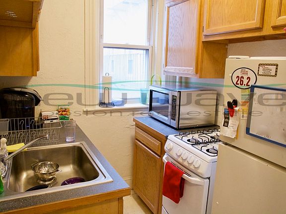 3rd image of 1172 Boylston St #15