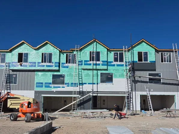 423 W 370 S #20, Hyde Park, UT 84341