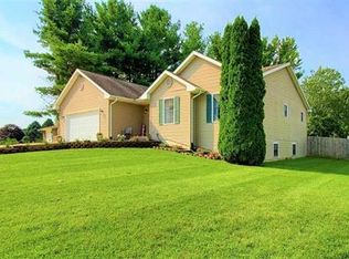 2760 N Deer Path Cir, Oregon, IL 61061