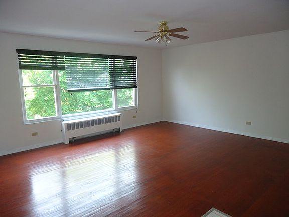 2nd image of 6140 N Damen Ave #3E
