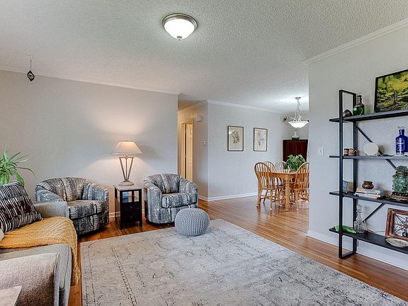 5th image of 1468 Woodhill Dr