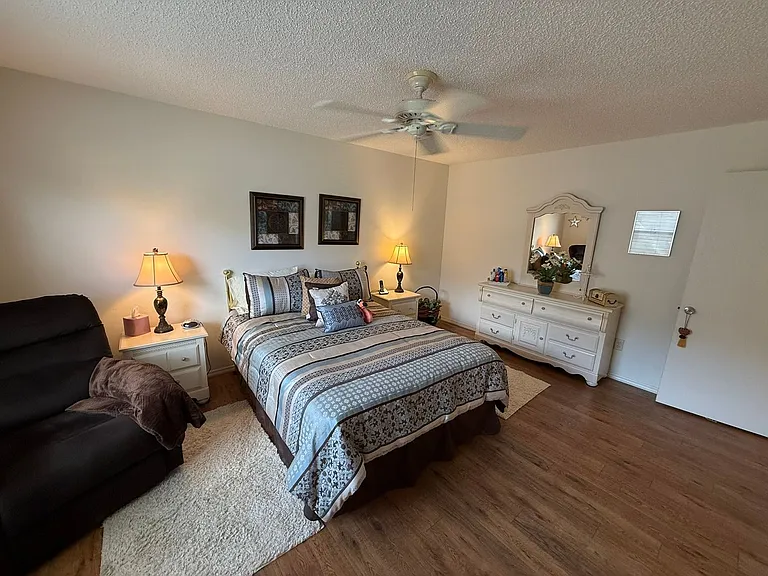 1725 Simpsonville Ln — Photo 17