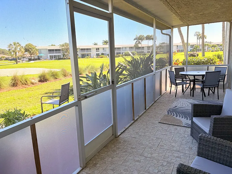 269 Palm Dr #3 — Photo 16