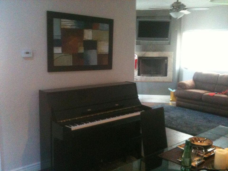 Fireplace with over fireplace TV mount