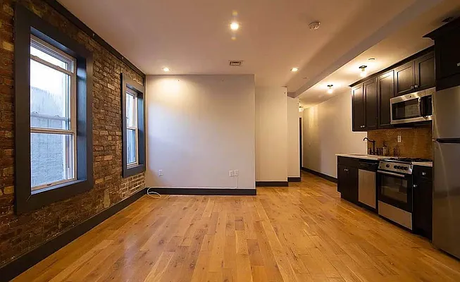 Rented by Skyhigh Realty NYC LLC | media 19