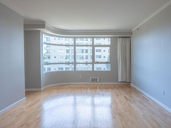 4th image of 403 Main St APT 206N