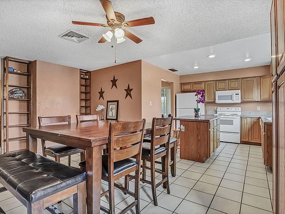5th image of 2242 W Olla Ave