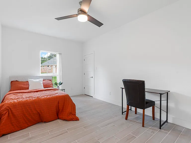 4013 Legend Trl — Photo 8