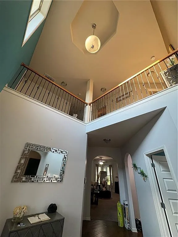 4 bed, 2.5 bath, 3156 sqft, $2,999 — Photo 2