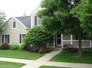 543 Summer Ridge Pkwy, Saint Joseph, MI 49085