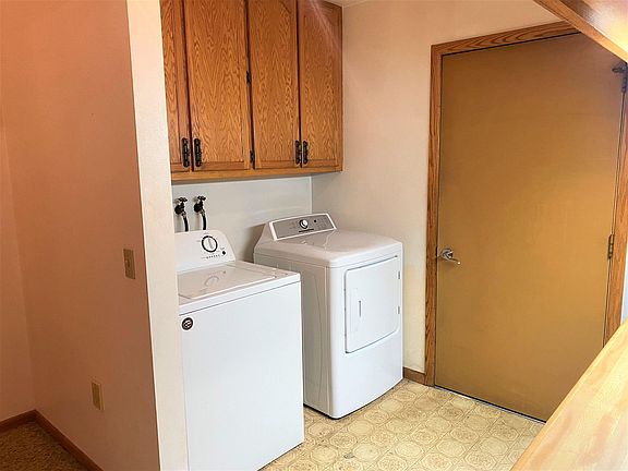 5th image of 1501 W Wausau Ave
