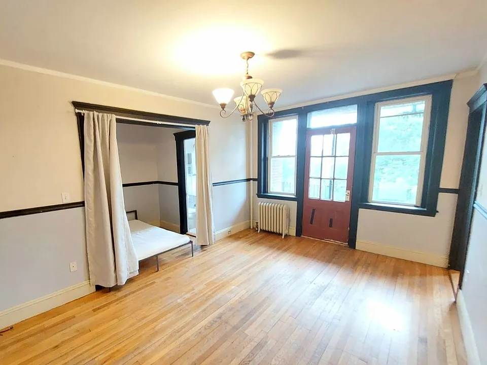 28 Quint Ave #38
