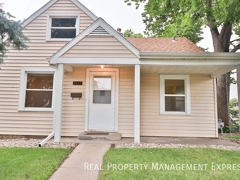 1412 W 17th St — Photo 1