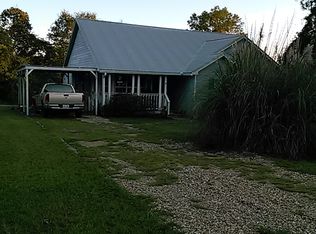 17 Meadow Ln, Lumberton, MS 39455