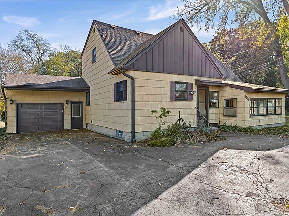2nd image of 1056 Long Pond Rd