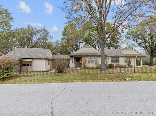 816 S McQuarrie Ave, Wagoner, OK 74467