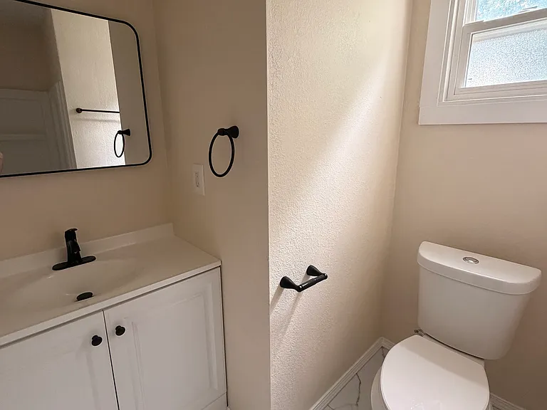 4311 Burnham Ave #1 — Photo 12