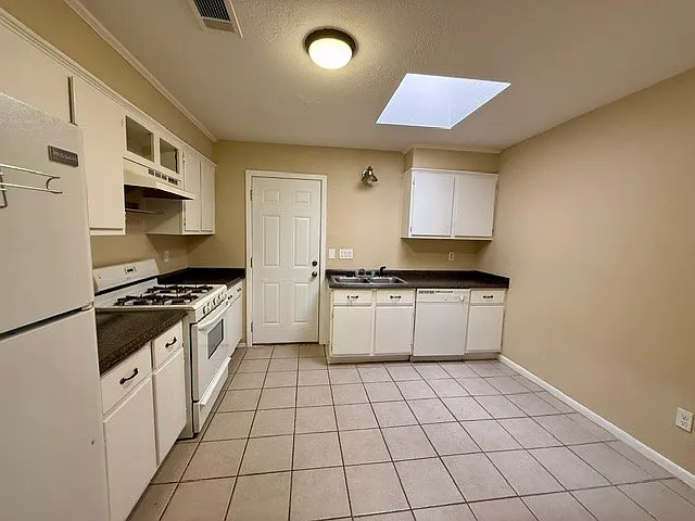 3309 Coastal Dr — Photo 6