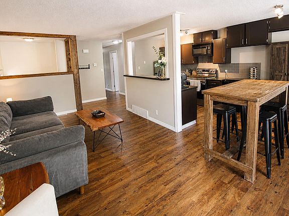 2nd image of 63 Mackenzie Cres