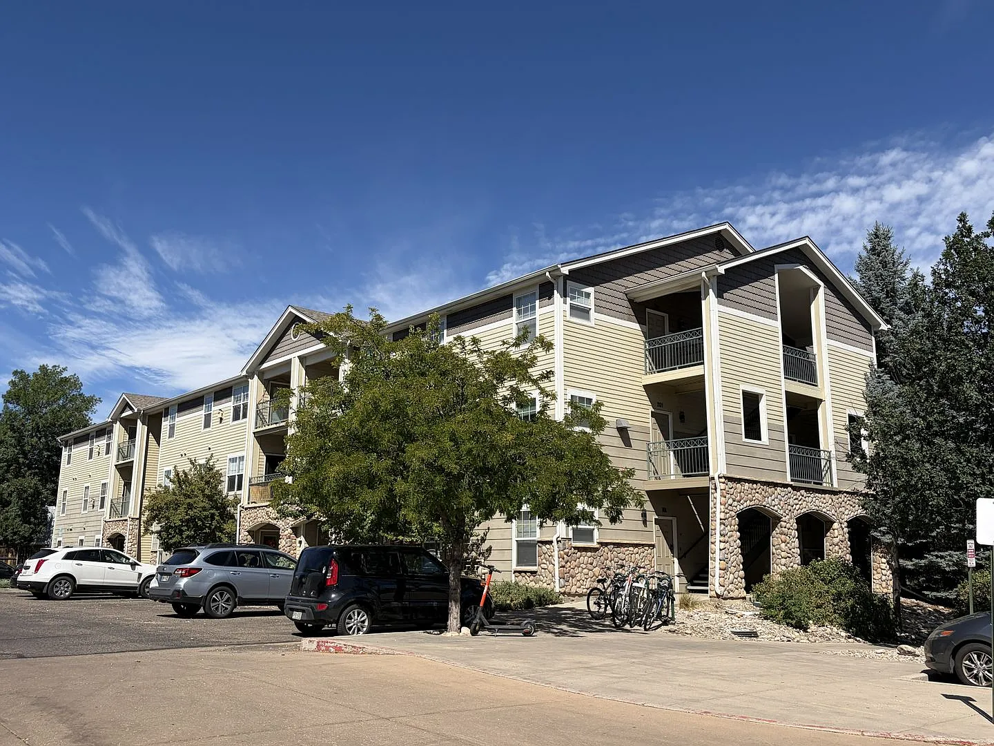 Fresh Updates + $500 Off First Month Prime CSU Location! — Photo 1